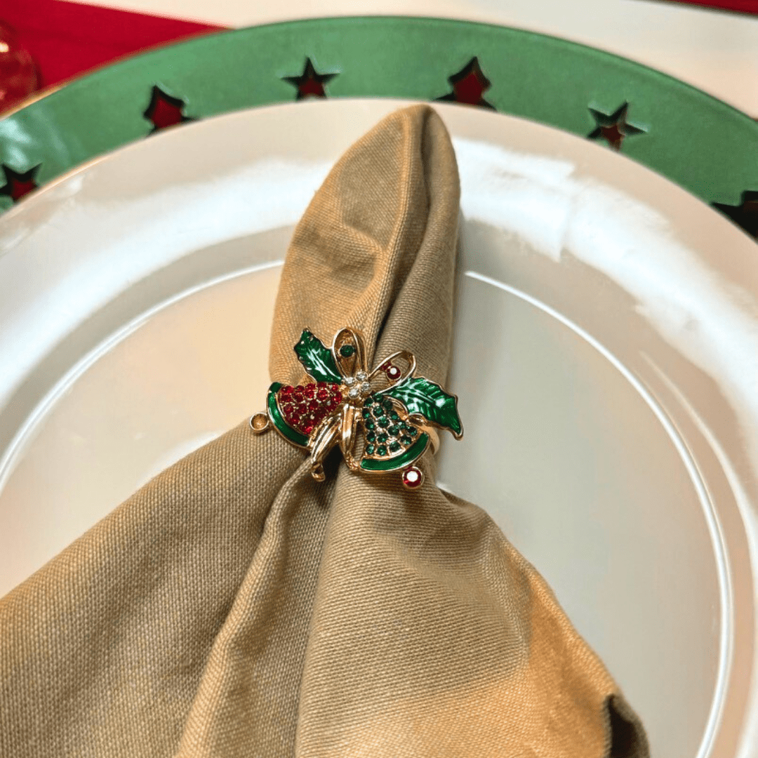 Anéis para Guardanapo Natalinos - Kit com 4 Coleção Mesa Posta - Anéis para Guardanapo Estilo Flor Artificial Design & Casa