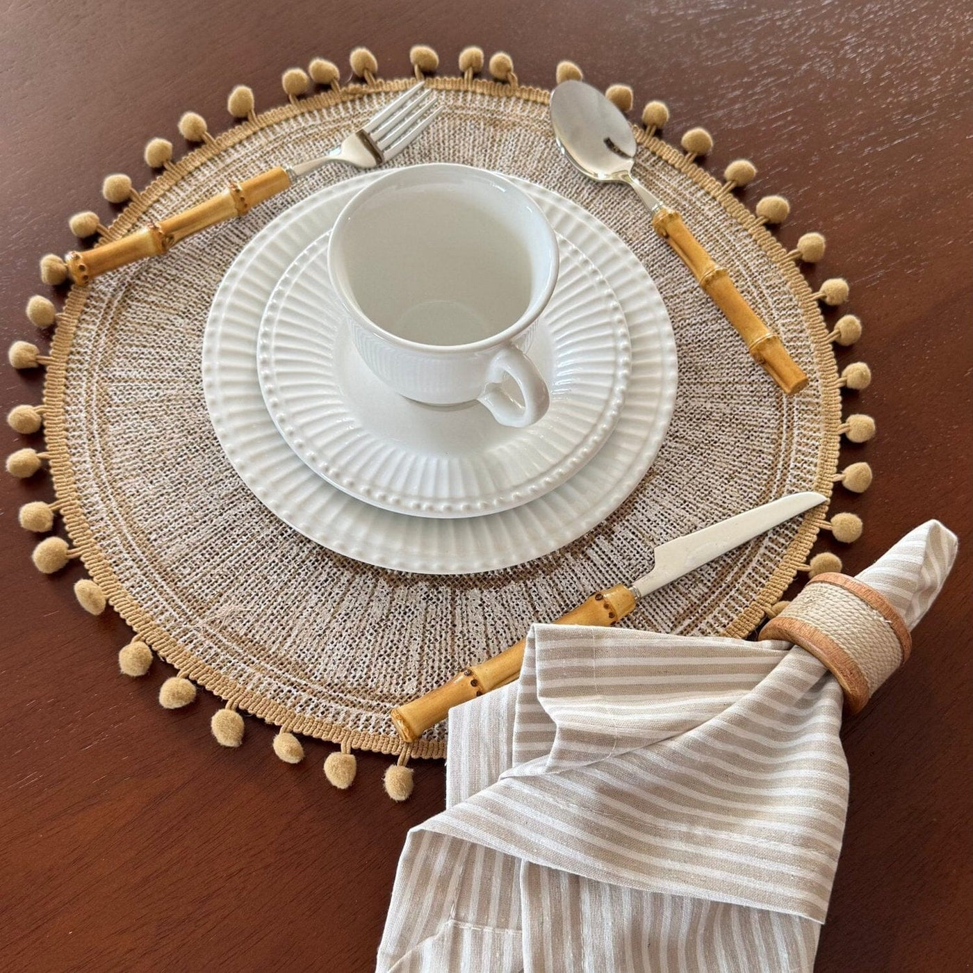 Aparelho de Jantar Frisado Branco Cerâmica Coleção Mesa Posta- Aparelho de Jantar Frisado Branco Cerâmica Design & Casa