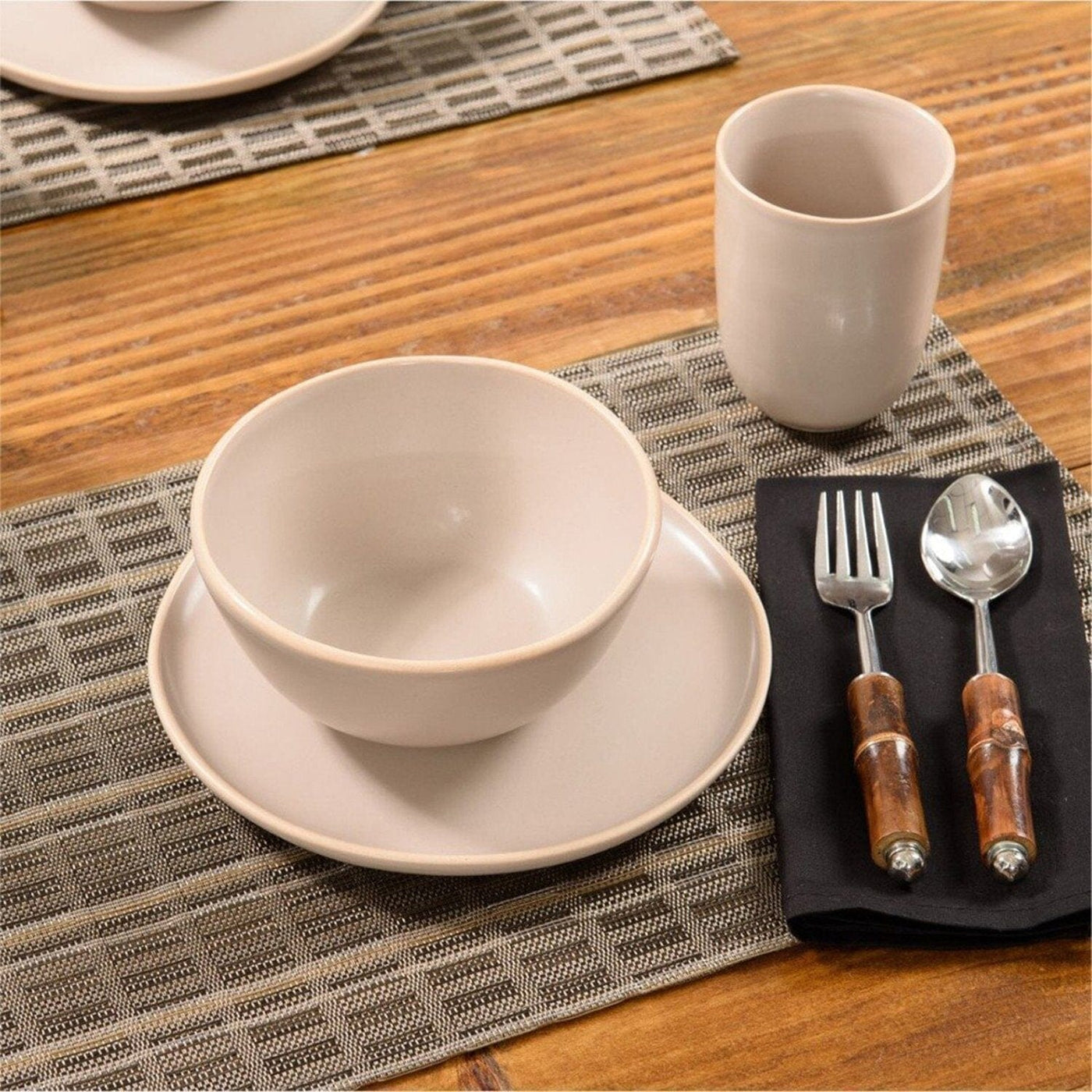 Aparelho de Jantar Vivant em Cerâmica Areia - 16 Unidades Coleção Mesa Posta- Aparelho de Jantar Vivant em Cerâmica Areia - 16 Unidades Design & Casa