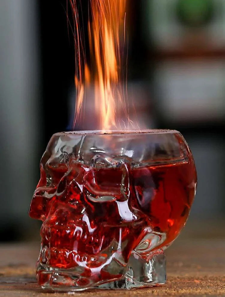 Copo em Formato Caveira de Vidro para Bebidas Coleção Utilidades - Copo em Formato Caveira de Vidro para Bebidas Design & Casa