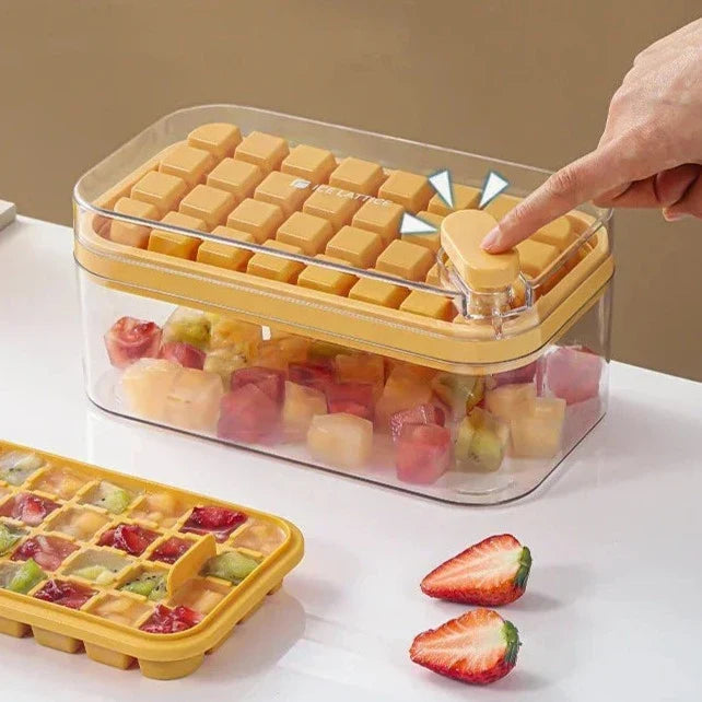 Forma de Gelo Com Botão Desmoldar e Pegador Forma de Gelo Com Botão Desmoldar e Pegador LightHousi