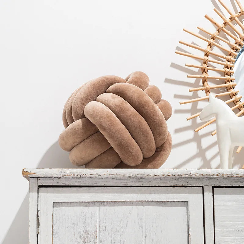 Inyahome Soft Knot Ball Pillows Round Throw Pillow Cushion Kids Home Decoration Plush Pillow Throw Knotted Pillow Handmade Design & Casa Knot coffee 28cm