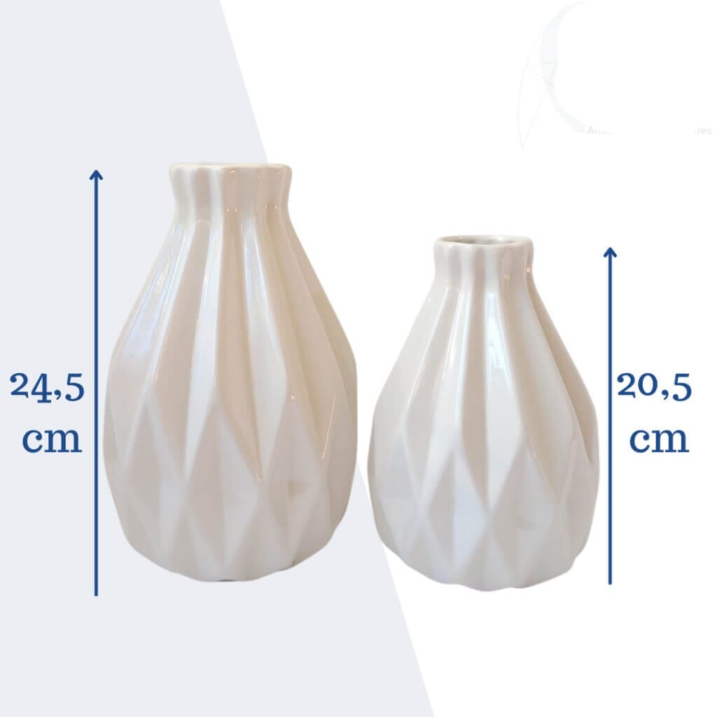 Kit com 2 Vasos Decorativos de Cerâmica Pintado a Mão Kit com 2 Vasos Decorativos de Cerâmica Pintado a Mão Design & Casa