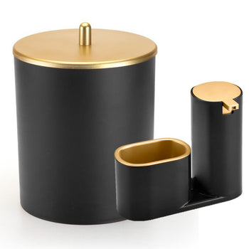 Kit Lixeira para Cozinha e Dispenser Porta Detergente 900ml Kit Lixeira para Cozinha e Dispenser Porta Detergente 900ml Design & Casa Preto com Dourado