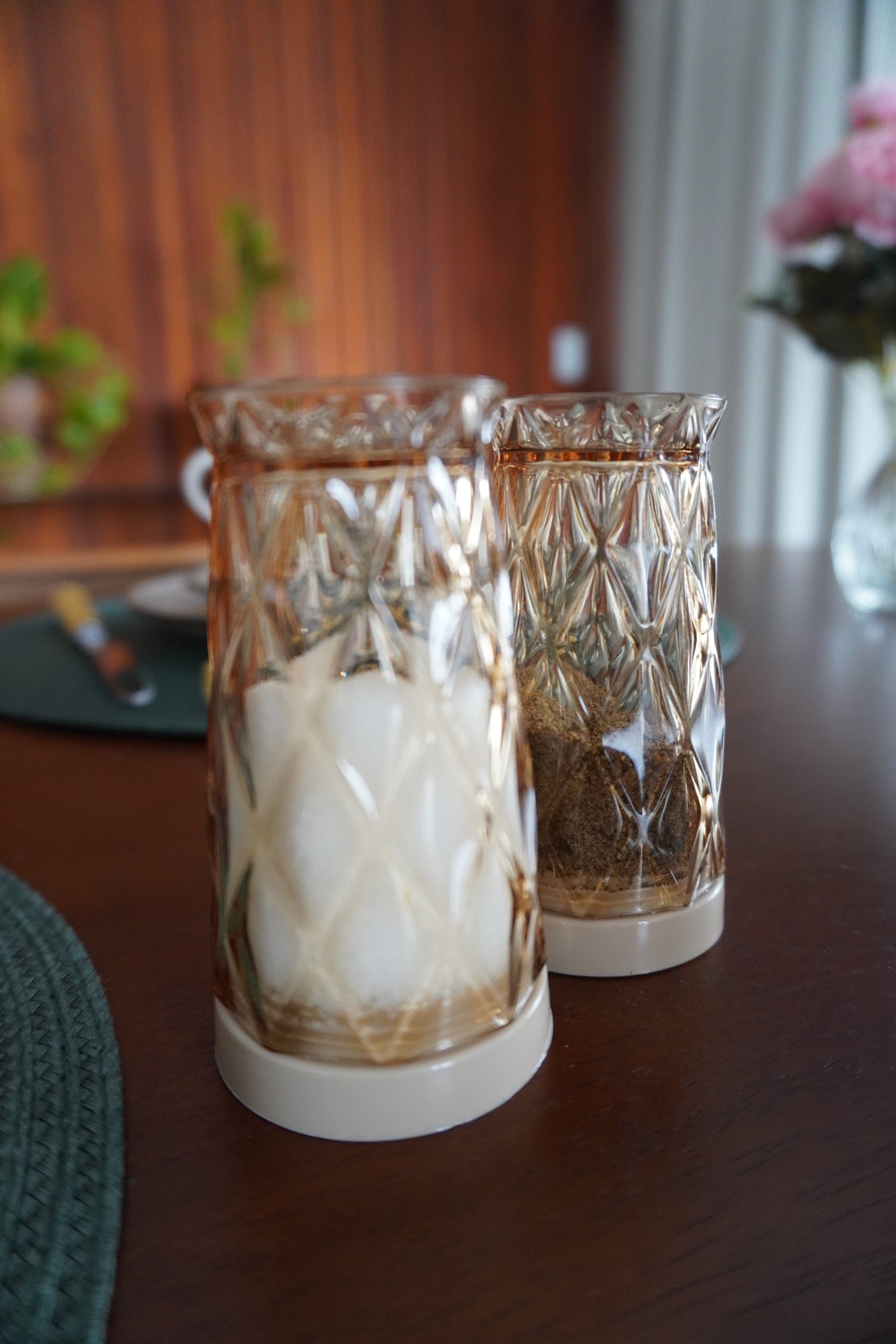 Kit Saleiro e Pimenteiro Glamour Kit Saleiro e Pimenteiro Glamour Design & Casa