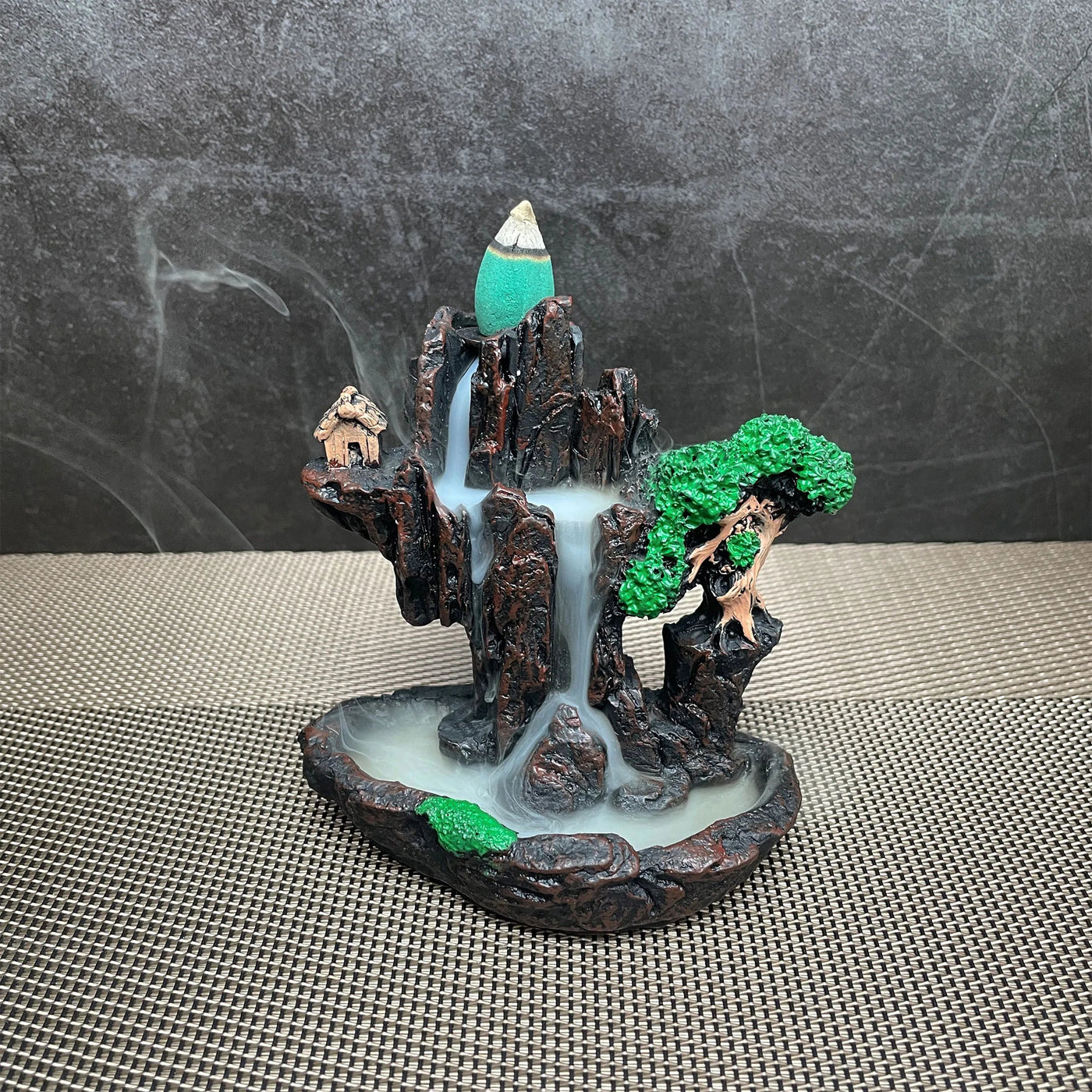 Porta Incenso de Resina em Formato de Efeito Cascata com Queimador de Incenso Único Coleção Utilidades- Porta Incenso de Resina em Formato de Efeito Cascata com Queimador de Incenso Único Design & Casa