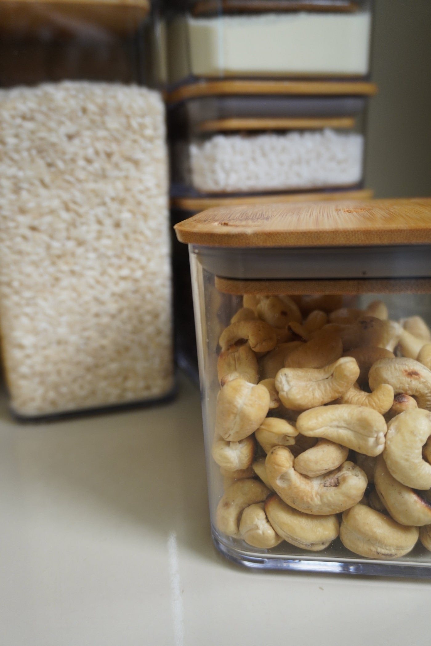 Pote Hermético com Tampa de Bambu 580ml Coleção Potes Herméticos- Pote Hermético com Tampa de Bambu 580ml Design & Casa