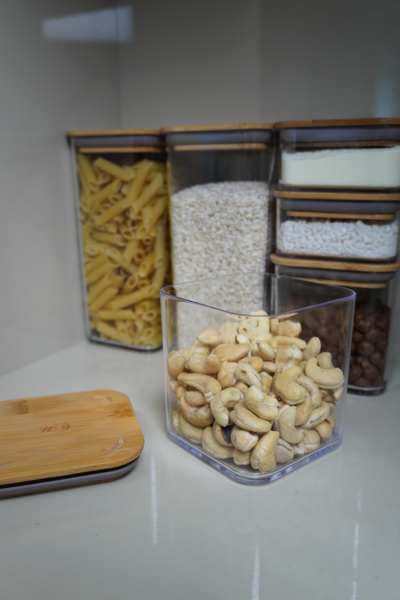 Pote Hermético com Tampa de Bambu 580ml Coleção Potes Herméticos- Pote Hermético com Tampa de Bambu 580ml Design & Casa