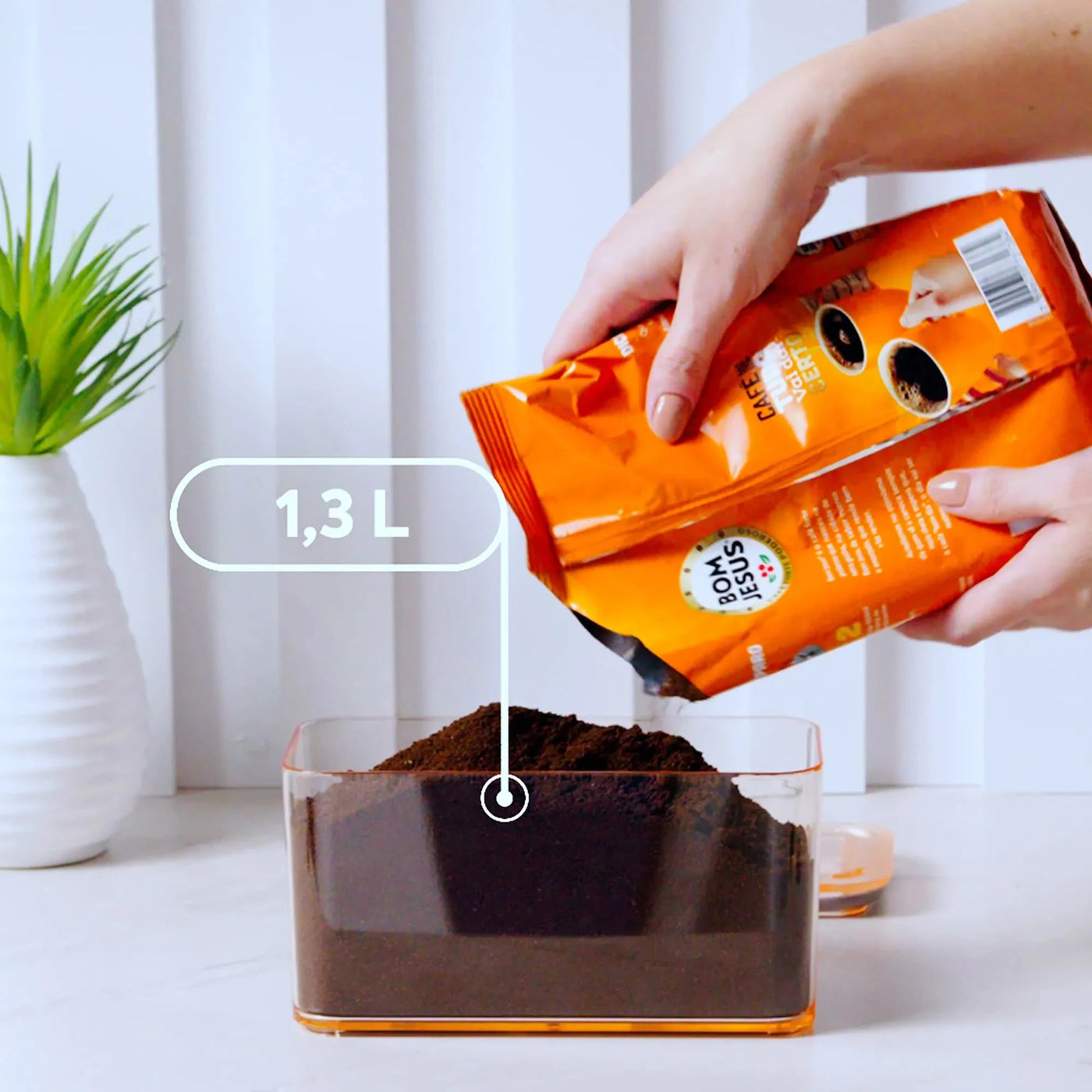 Pote Hermético Transparente Retangular com Vedação 1,3L Coleção Potes Herméticos- Pote Hermético Transparente Retangular com Vedação 1,3L Design & Casa