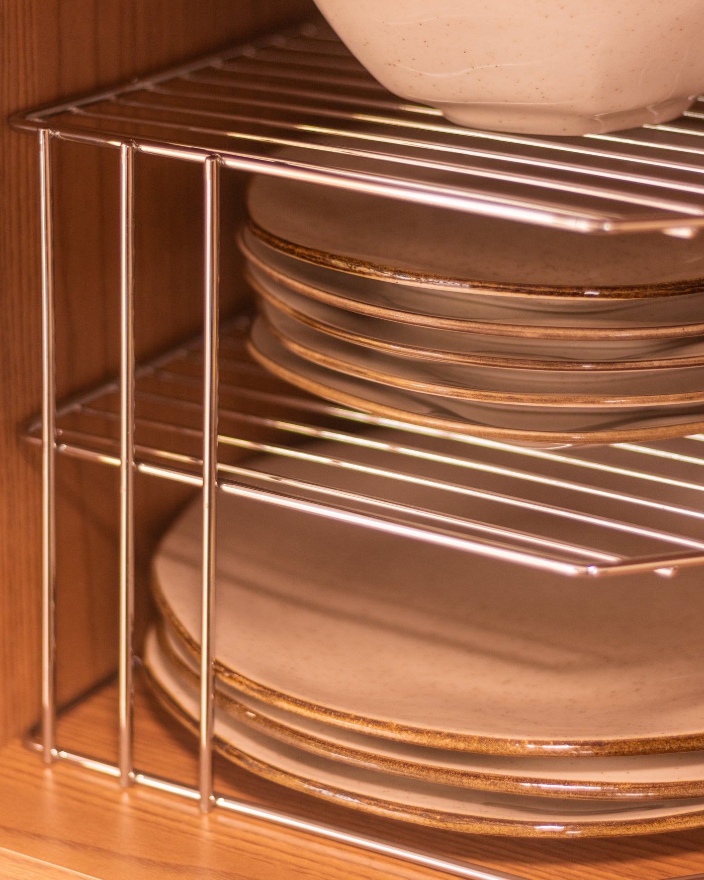 Prateleira de Canto Dupla Cromada para Apoio e Organização Prateleira de Canto Dupla Branca para Apoio e Organização Design & Casa