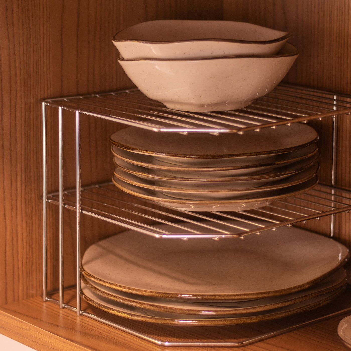 Prateleira de Canto Dupla Cromada para Apoio e Organização Prateleira de Canto Dupla Branca para Apoio e Organização Design & Casa