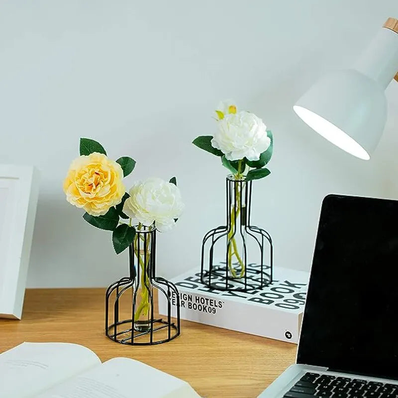 Vaso de Flor em Metal Pequeno Estilo Nórdico Design & Casa