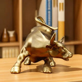 NORTHEUINS Wall Street Bull Market Resin Ornaments Feng Shui Fortune Statue Wealth Figurines For Office Interior Desktop Decor Design & Casa 